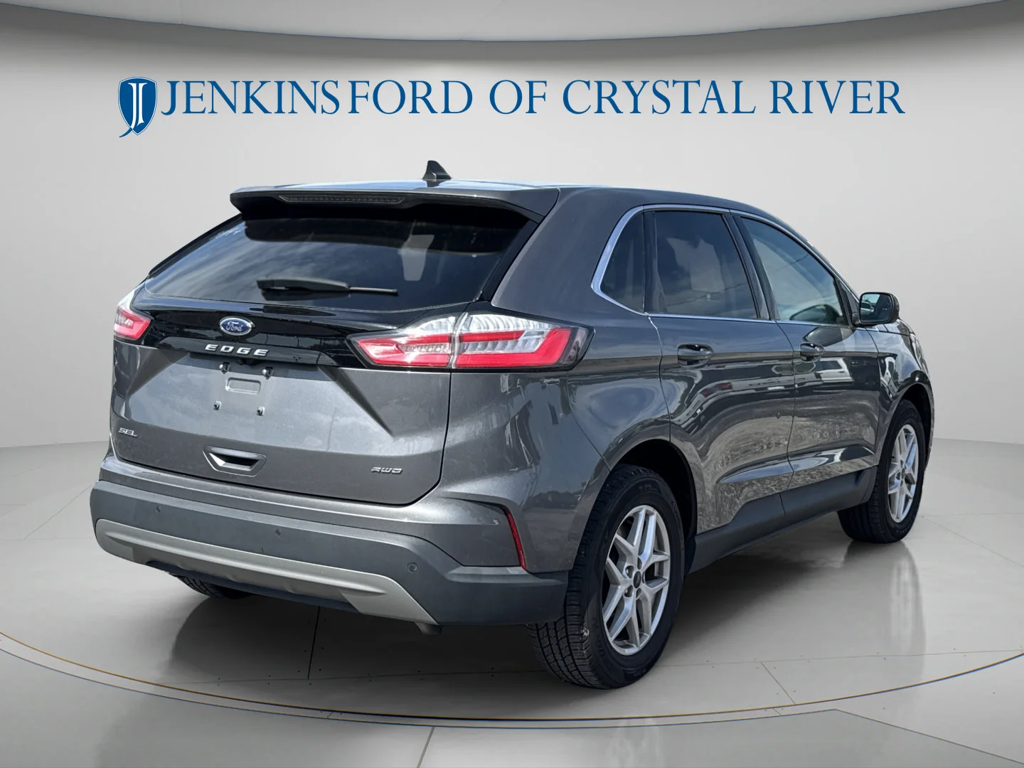 Used 2024 Carbonized Gray Metallic Ford SEL image 3