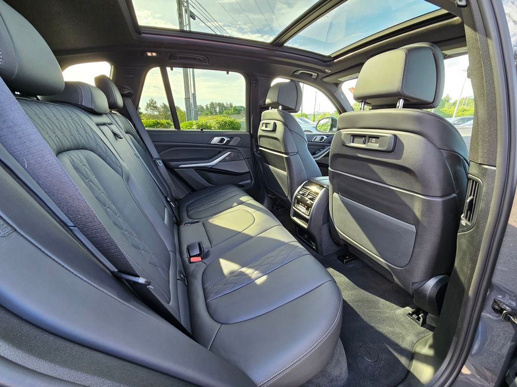 Used 2022 Dravit Grey Metallic BMW M50i image 20