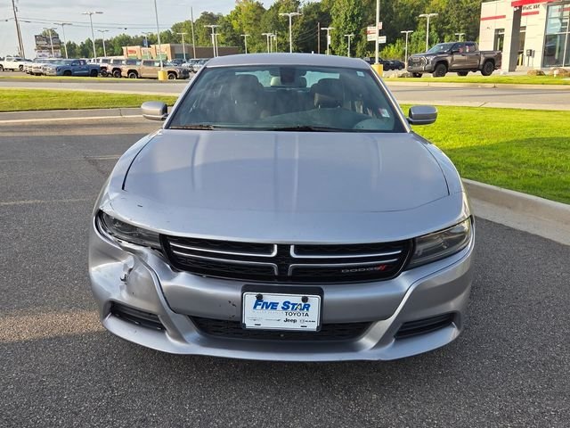 Used 2015 Silver Dodge SE image 2