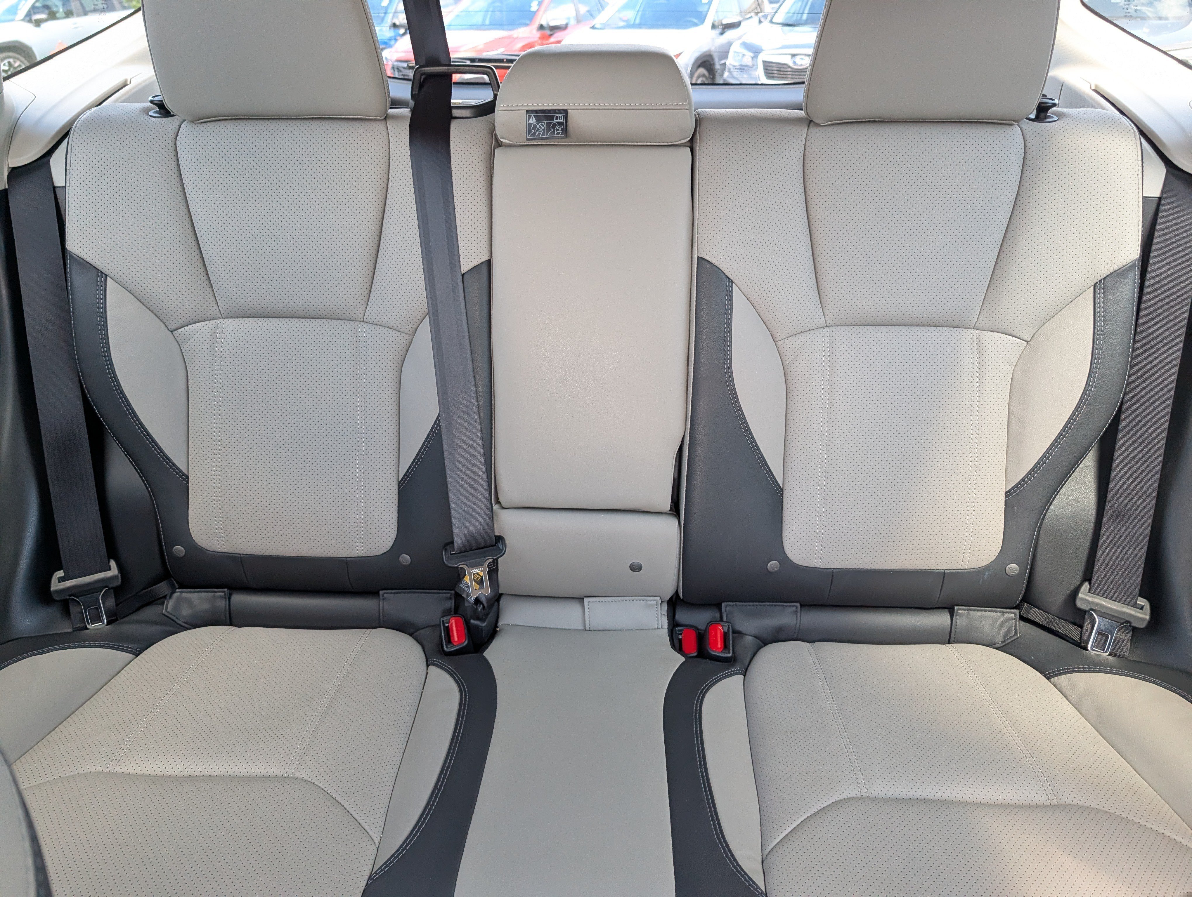 Used 2023 Crystal White Pearl Subaru Limited image 13