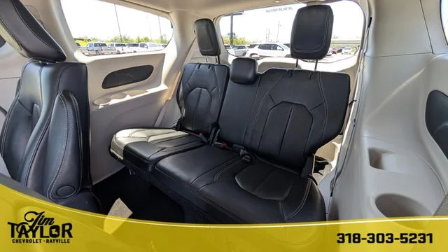 2023 Chrysler Pacifica Hybrid Touring L - Photo 38