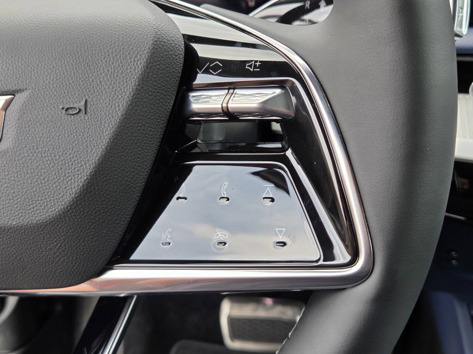 2026 Cadillac OPTIQ Premium Sport - Photo 22