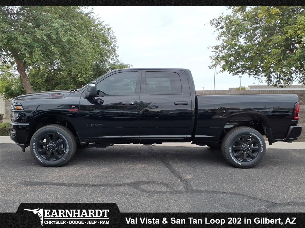 New 2026 Diamond Black Crystal Pearl-Coat Exterior Paint RAM Big Horn image 3