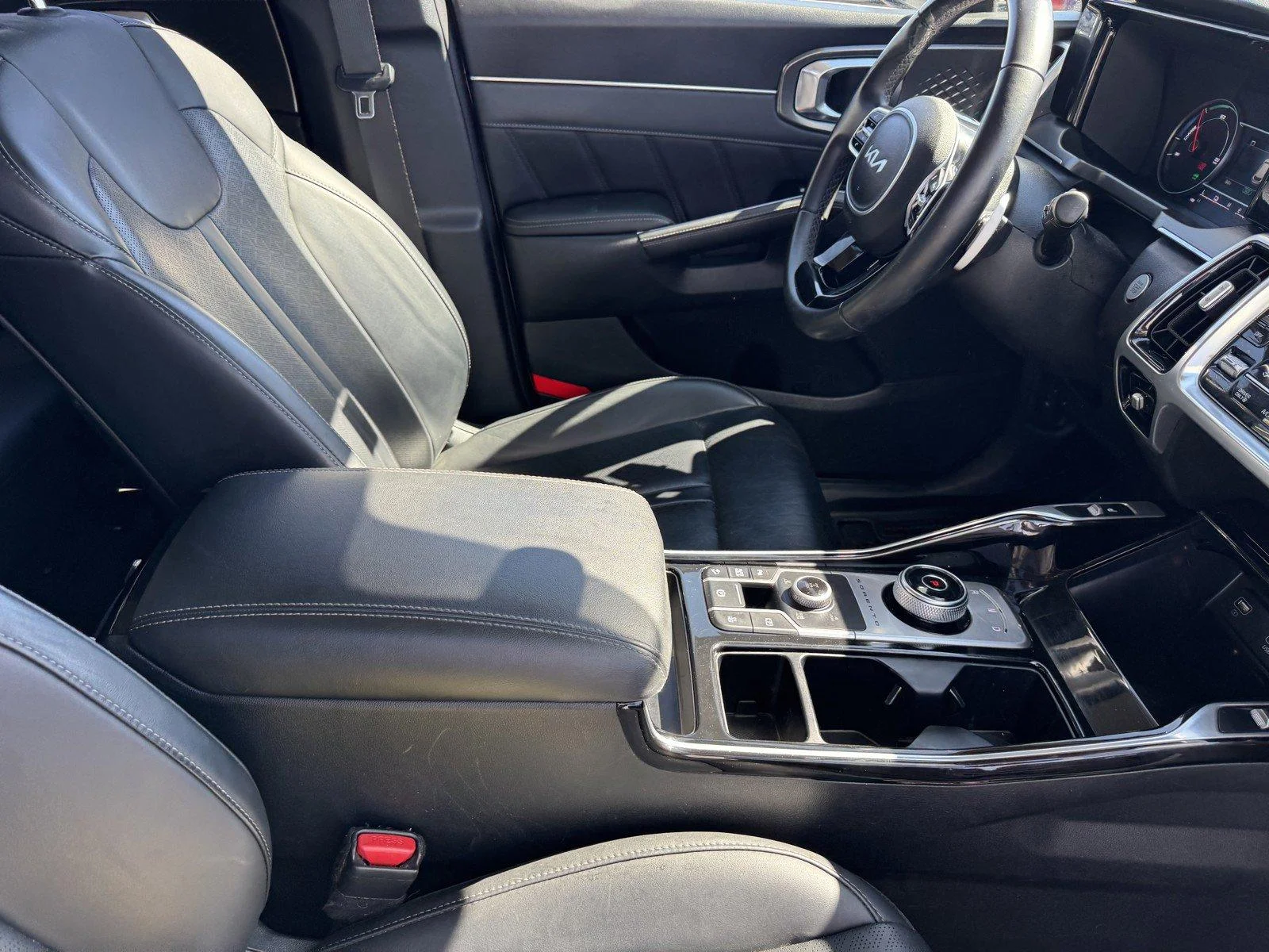 Used 2022 Snow White Pearl Kia SX image 8