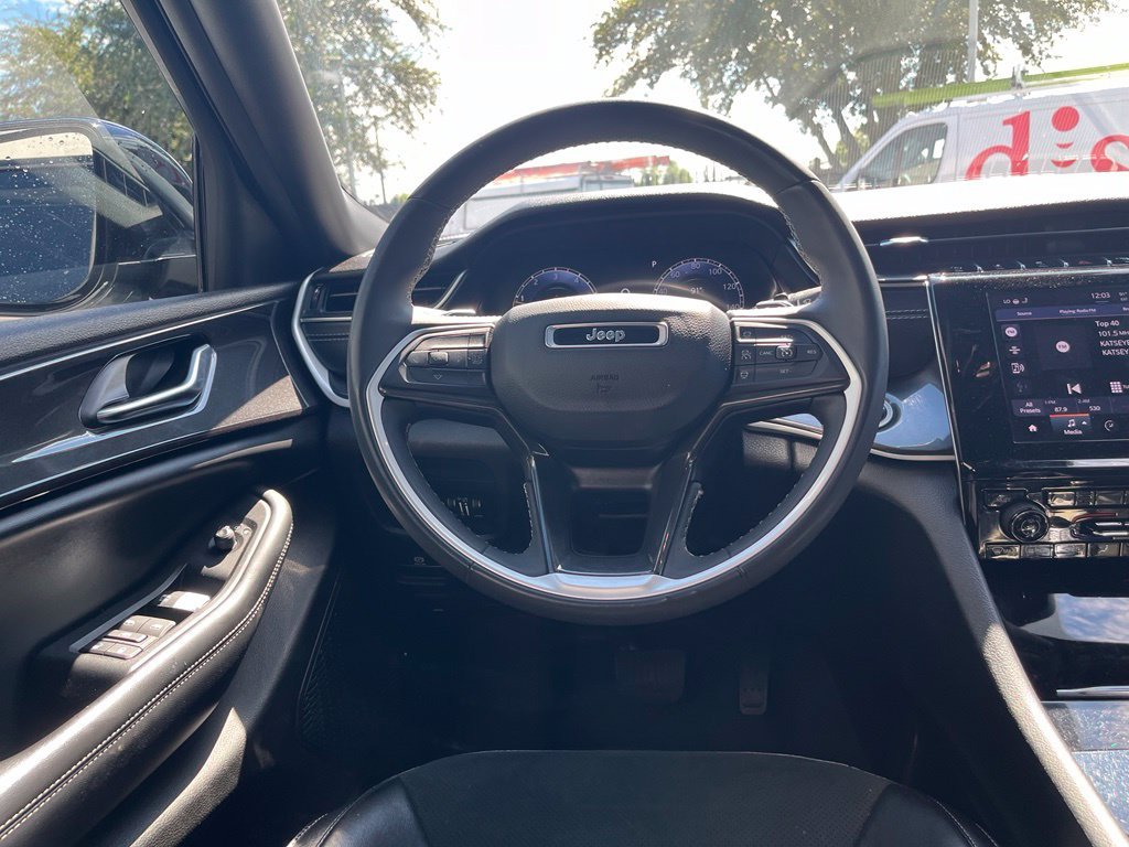 Used 2023 White Jeep Altitude image 6