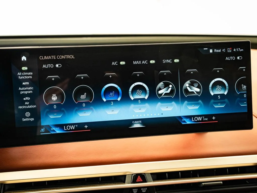 Used 2023 Black Sapphire Metallic BMW xDrive50 image 30