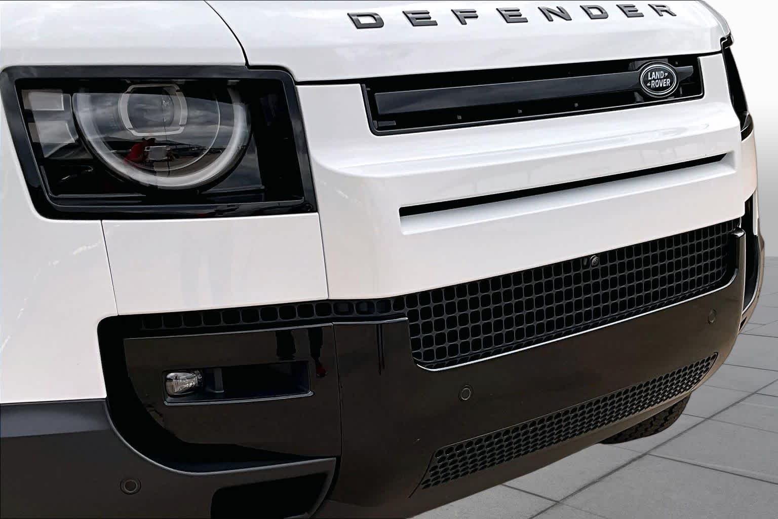Used 2026 Fuji White Land Rover S image 30