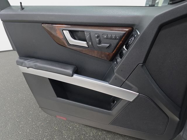 Used 2012 Gray Mercedes-Benz GLK 350 image 24