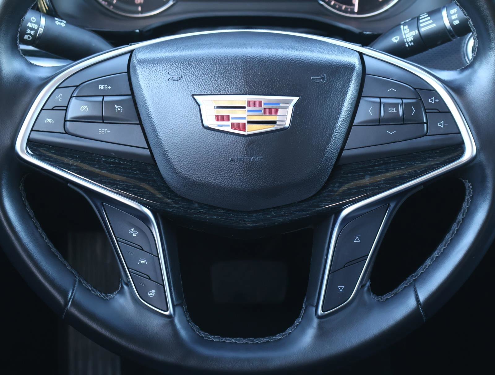 Used 2025 Stellar Black Metallic Cadillac Premium Luxury image 12