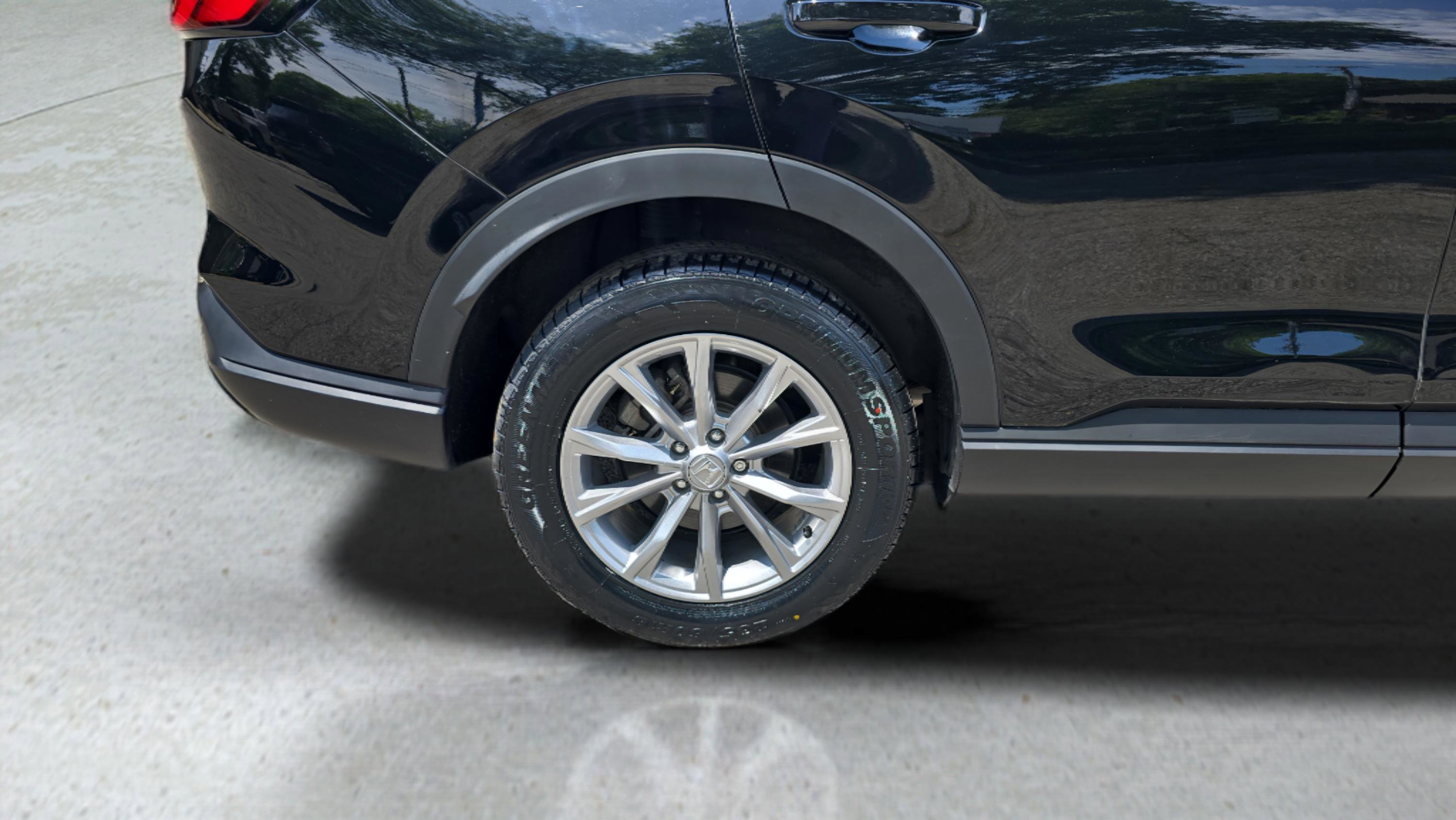 Used 2024 Black Honda EX AWD image 30