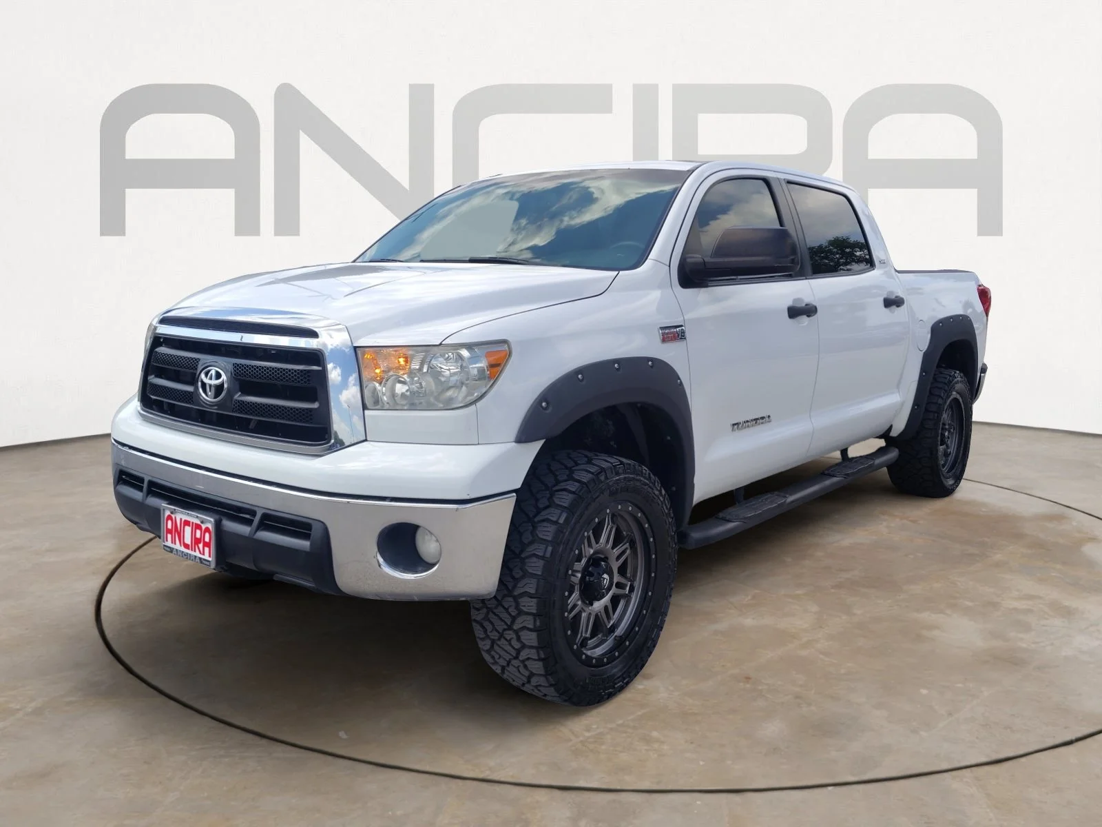 Used 2013 Super White Toyota Grade image 6