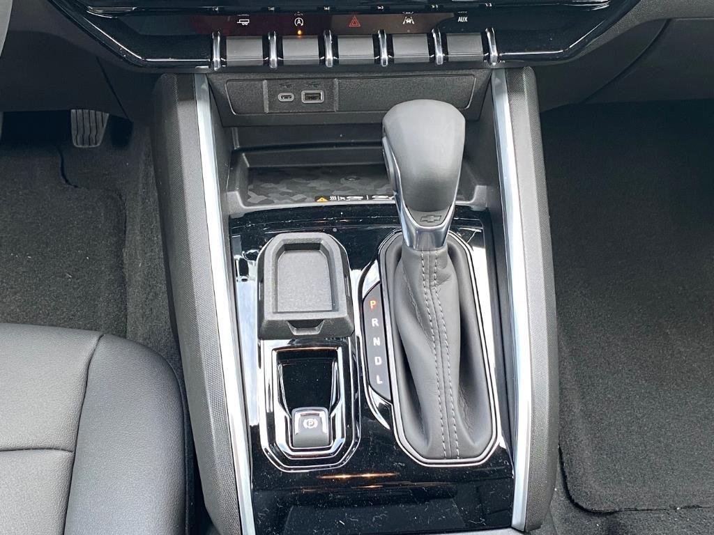 2025 Chevrolet Colorado LT - Photo 12