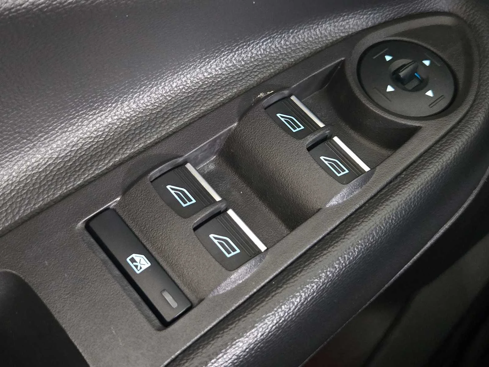 Used 2019 Magnetic Metallic Ford Titanium image 23