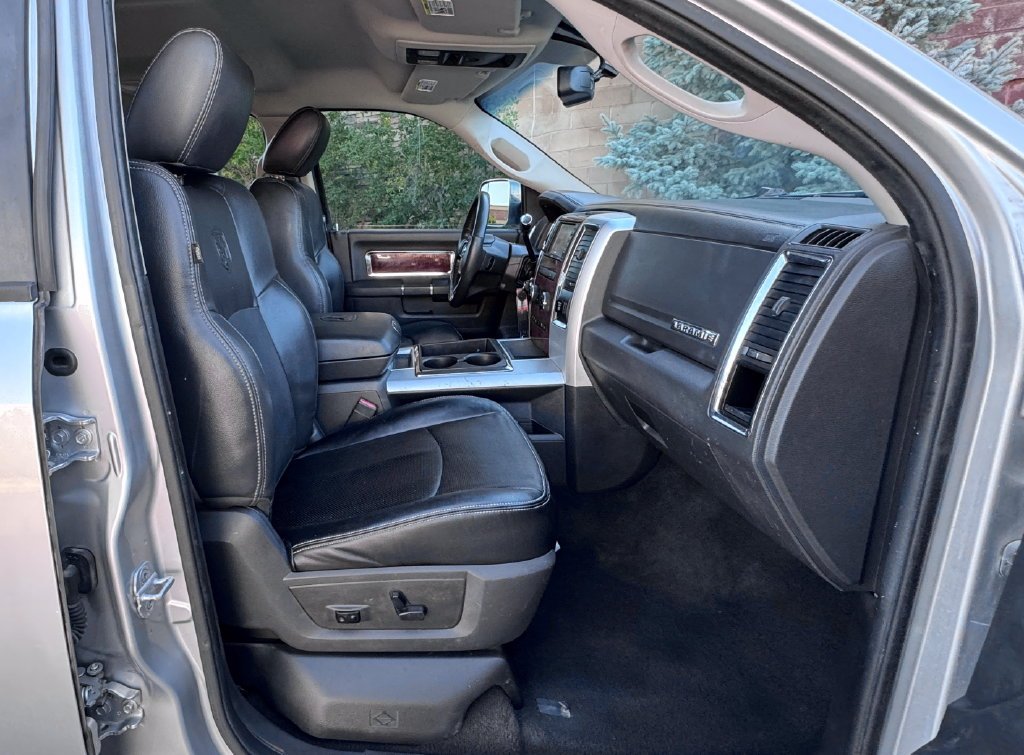 Used 2012 Silver Ram Laramie image 30