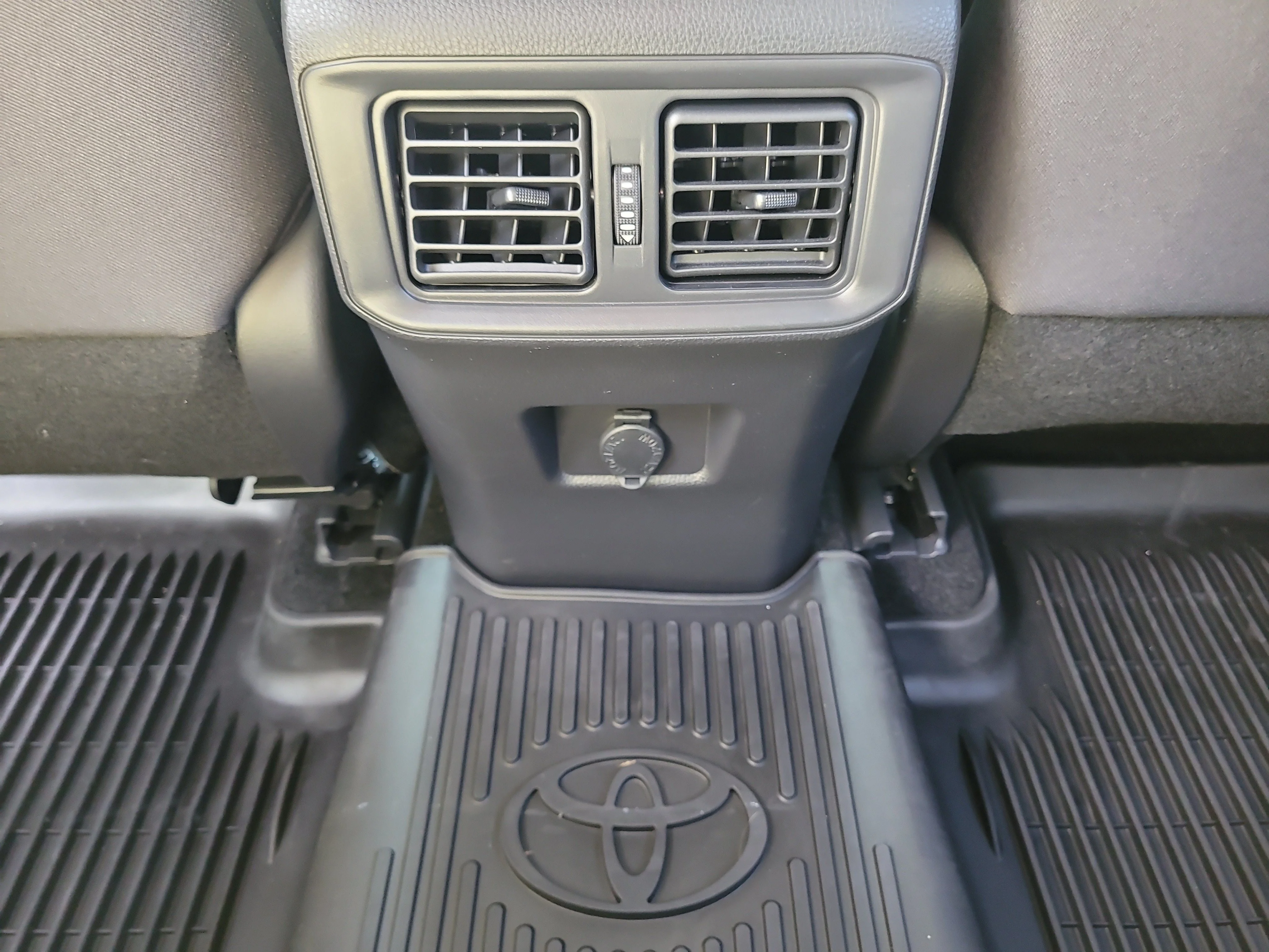 Used 2022 White Toyota Hybrid LE image 15