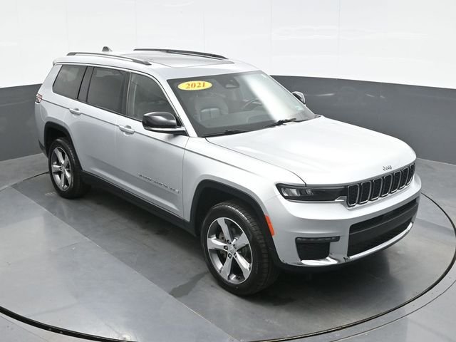 Used 2021 Silver Jeep Limited image 14