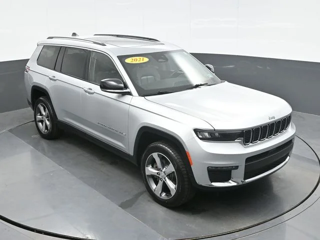 Used 2021 Silver Jeep Limited image 14