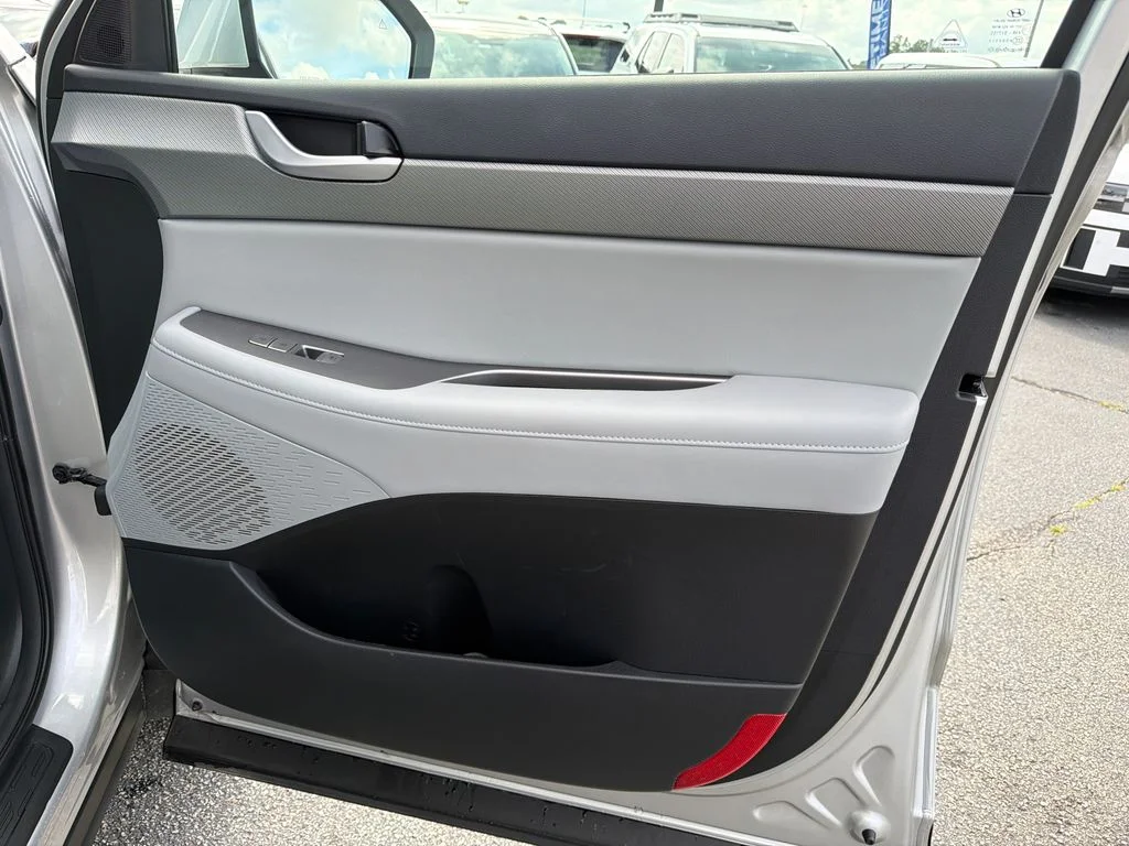 Used 2025 Silver Hyundai SEL Premium image 14