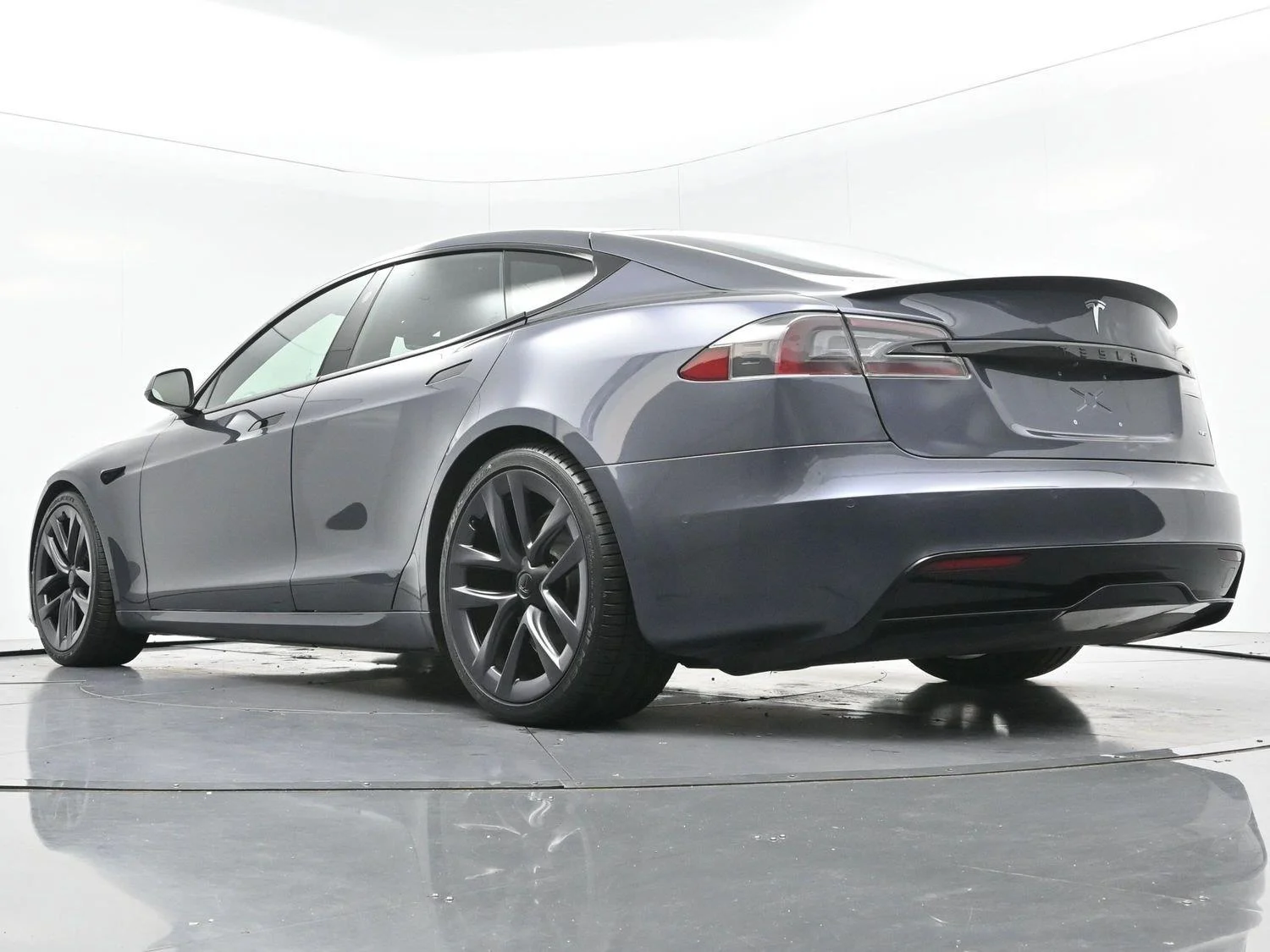 Used 2021 Midnight Silver Metallic Tesla Plaid image 44
