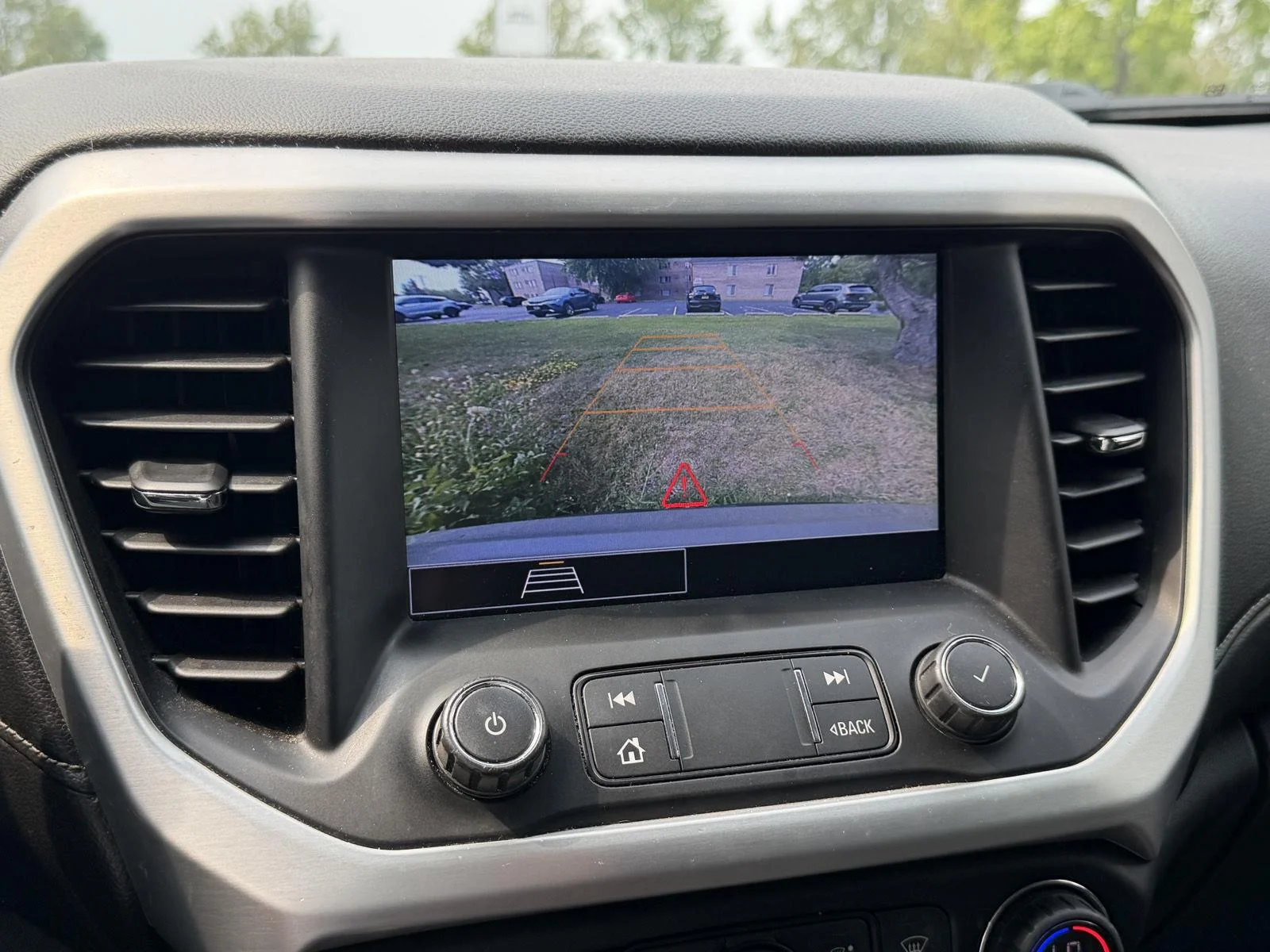 Used 2020 Quicksilver Metallic GMC SLE image 8