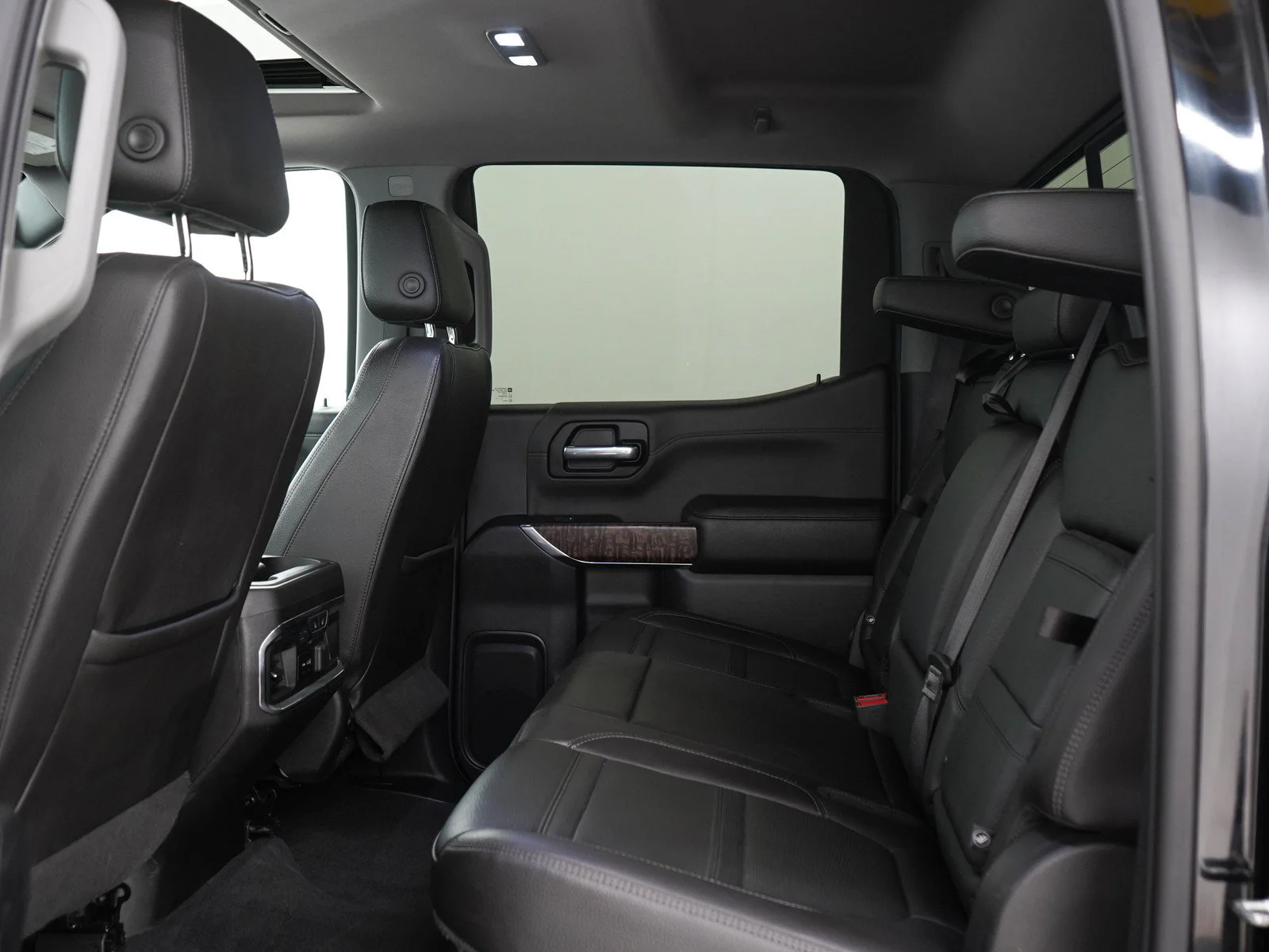 Used 2019 Black GMC Denali image 15