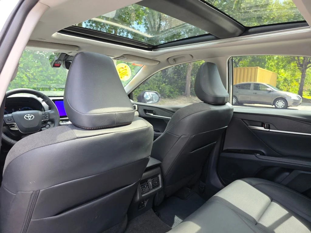 Certified Used 2025  Toyota XLE image 22
