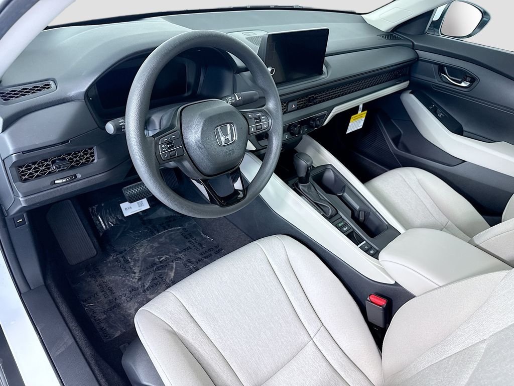 New 2026 Platinum White Pearl Honda LX image 10