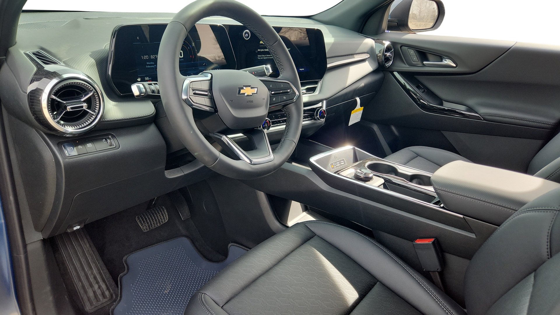 2026 Chevrolet Equinox LT - Photo 13