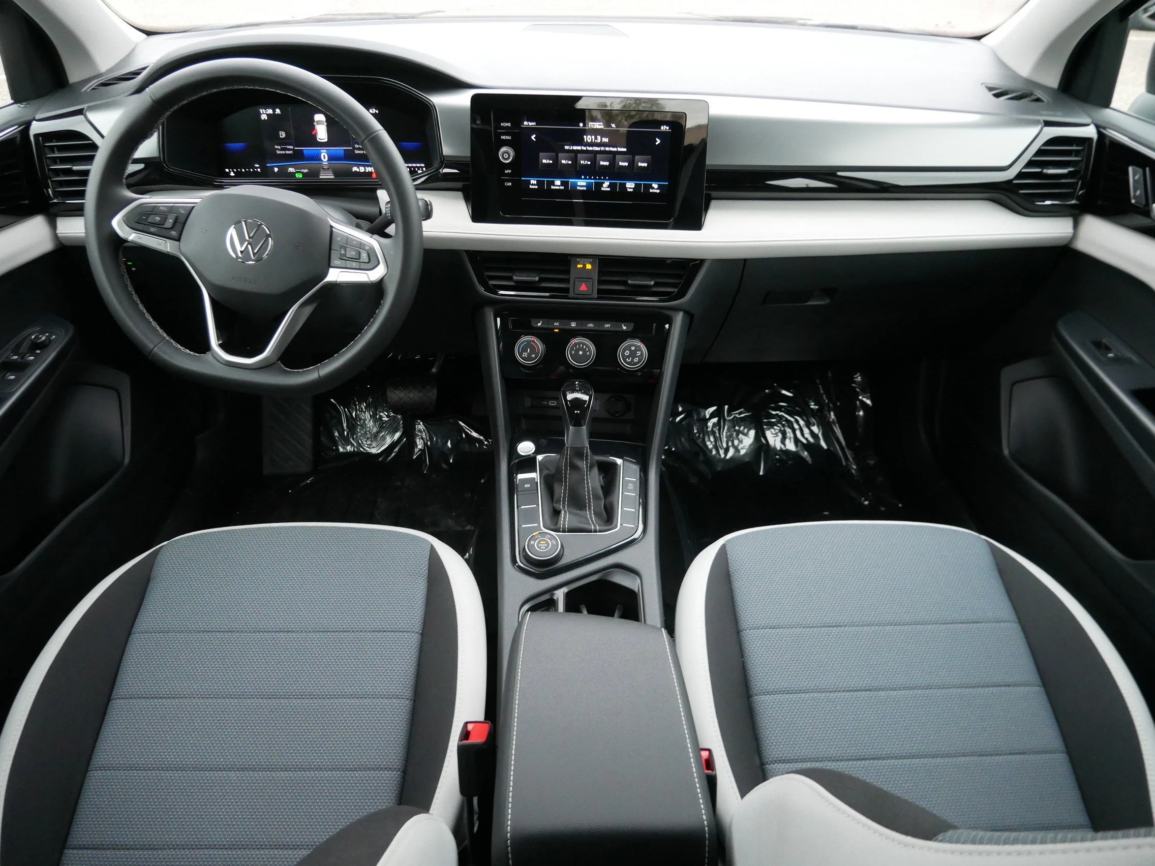 New 2026 Platinum Gray Metallic Volkswagen S image 7