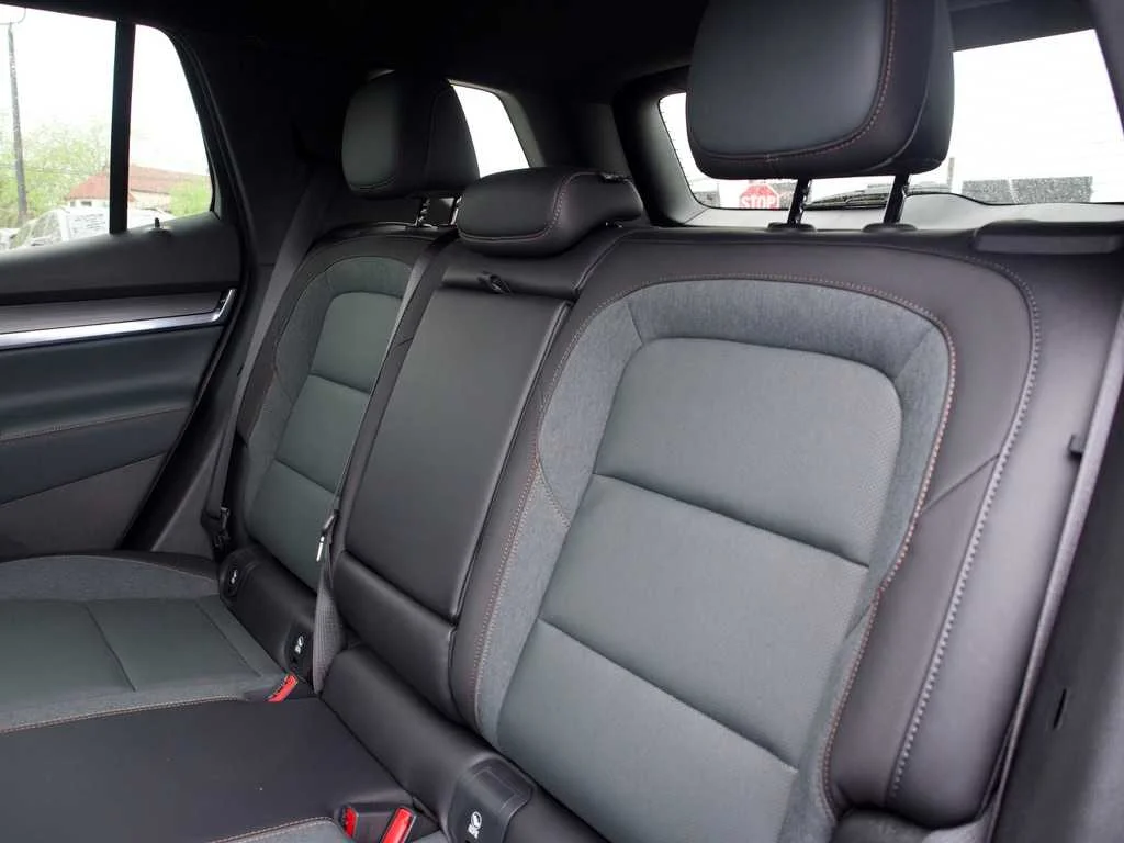 2026 GMC Terrain AT4 - Photo 15