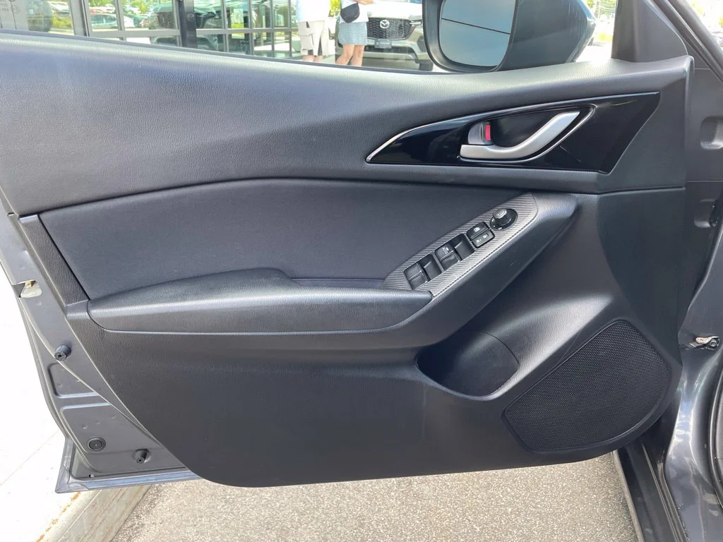 Used 2016 Gray Mazda i Sport image 9