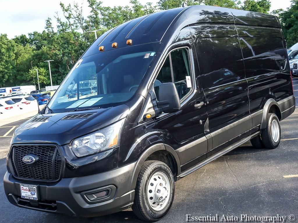 Used 2023 Black Metallic Ford Base image 4