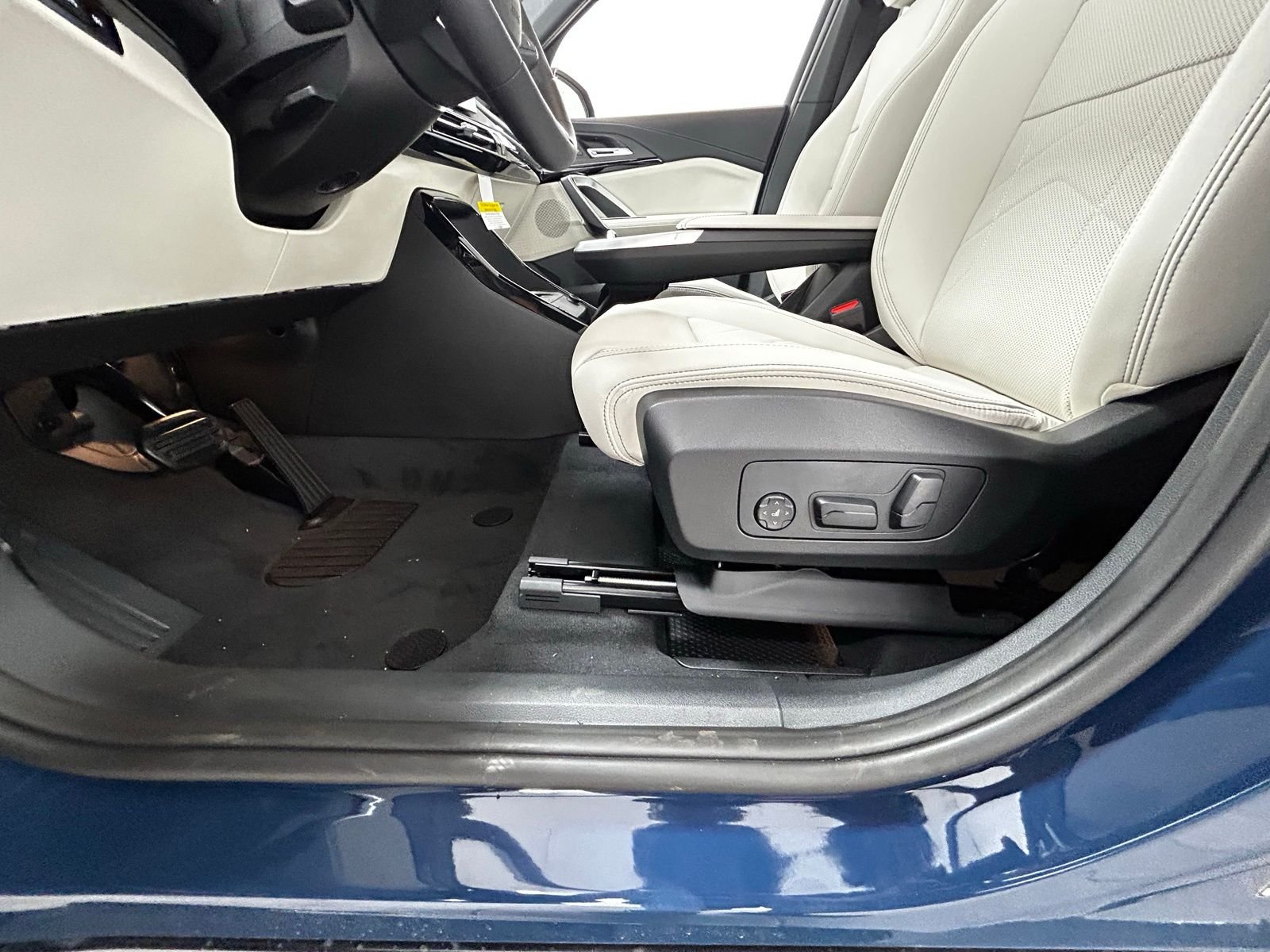 New 2026 Night Dusk Blue Metallic BMW xDrive28i image 30