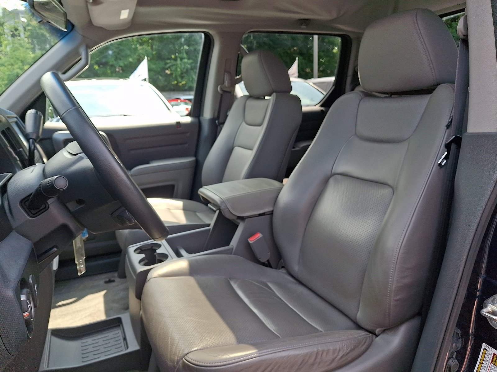 Used 2011 Bali Blue Pearl Honda RTL image 13