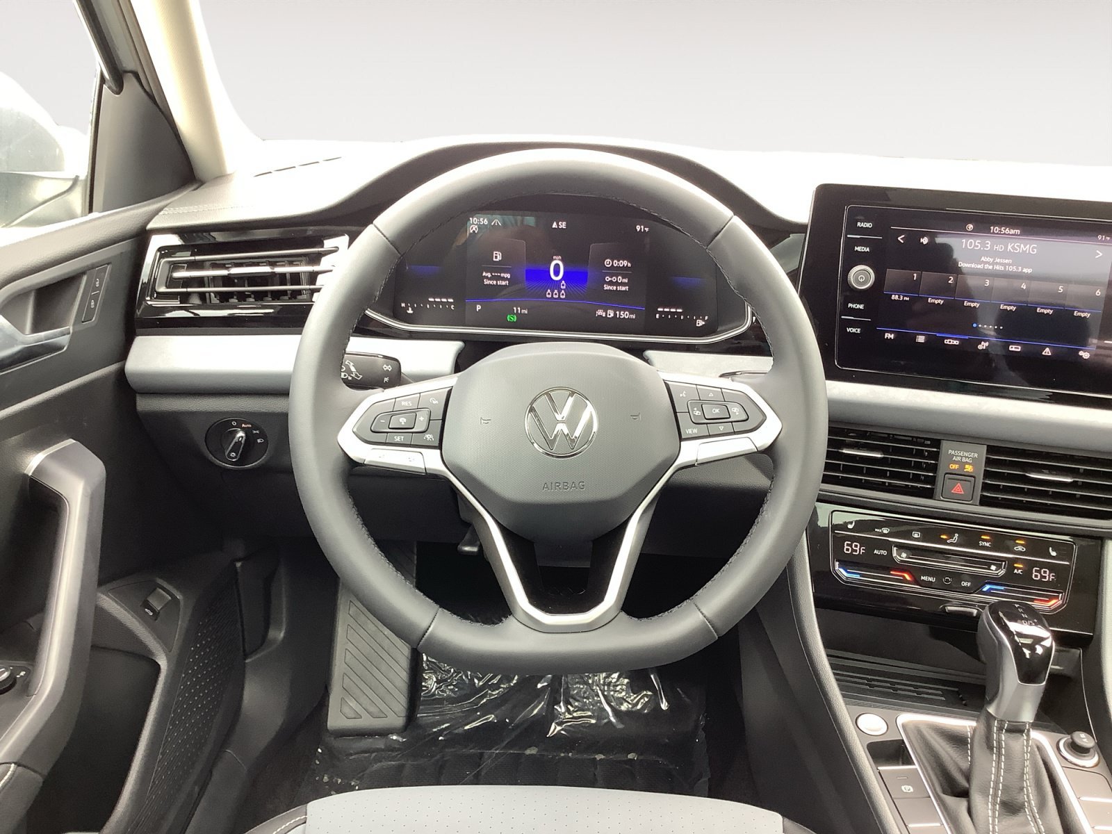 New 2027 PYRITE SILVER Volkswagen SE image 15