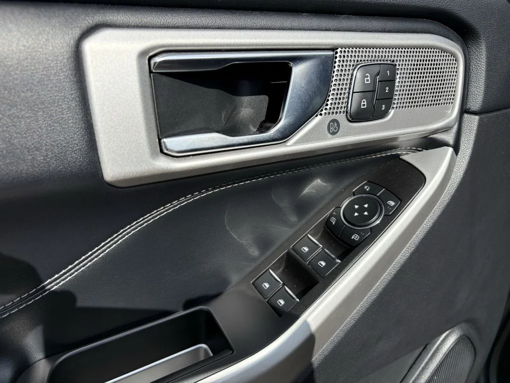 Used 2022 Black Metallic Ford Limited image 11