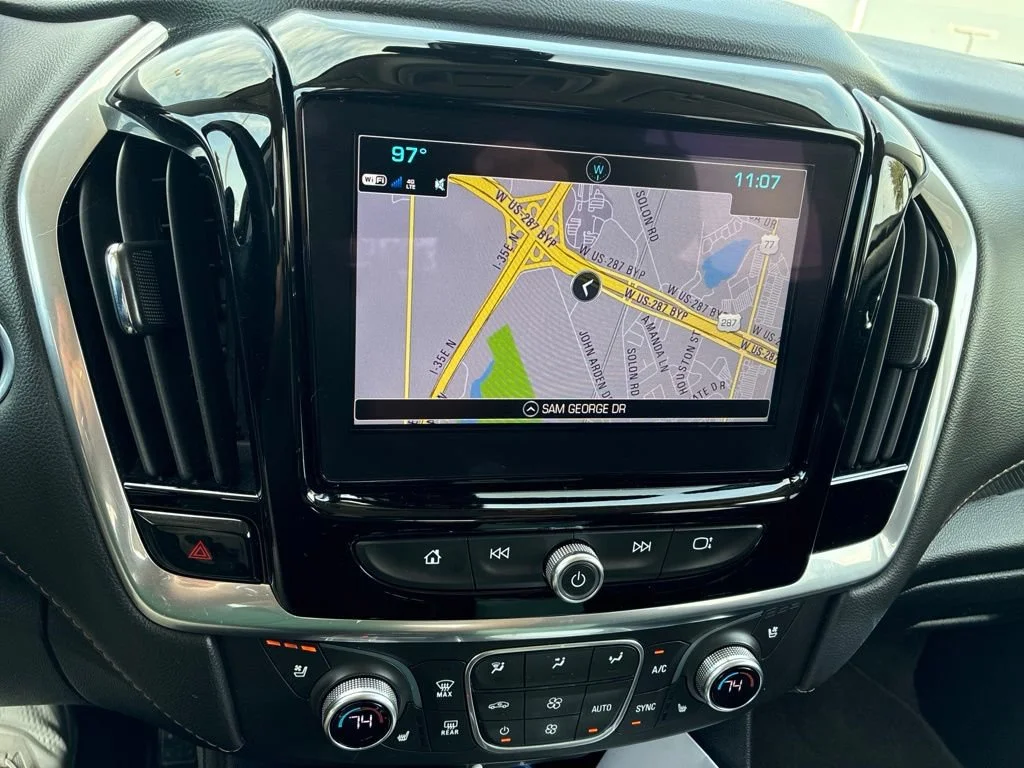 Used 2019 IRIDESCENT PEARL TRICOAT Chevrolet Premier image 18