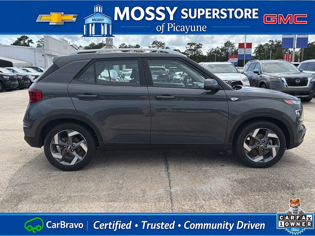 Used 2025 Gray Hyundai SEL image 7