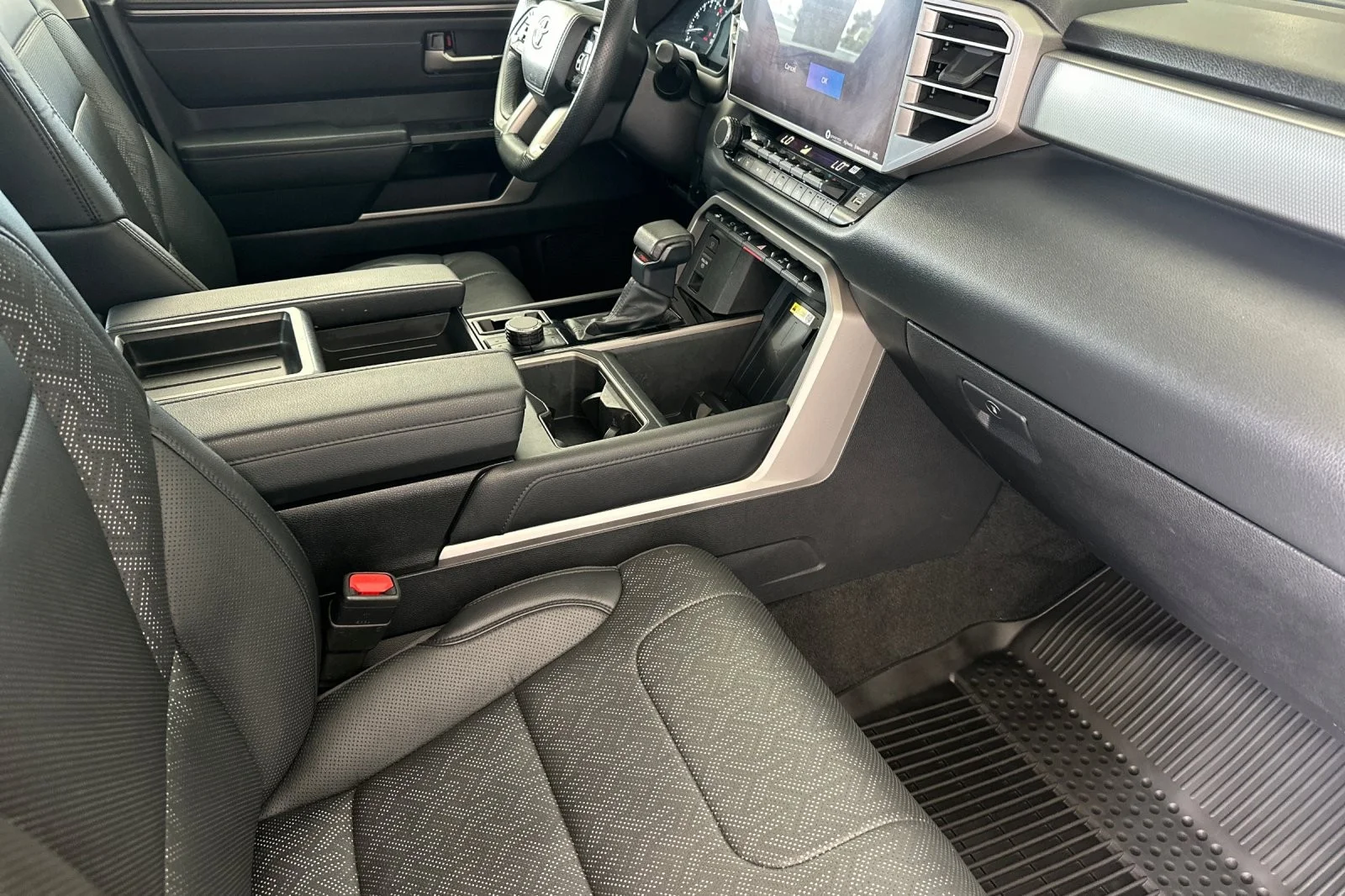 Used 2023 CELESTIAL SILVER MET Toyota Limited image 14