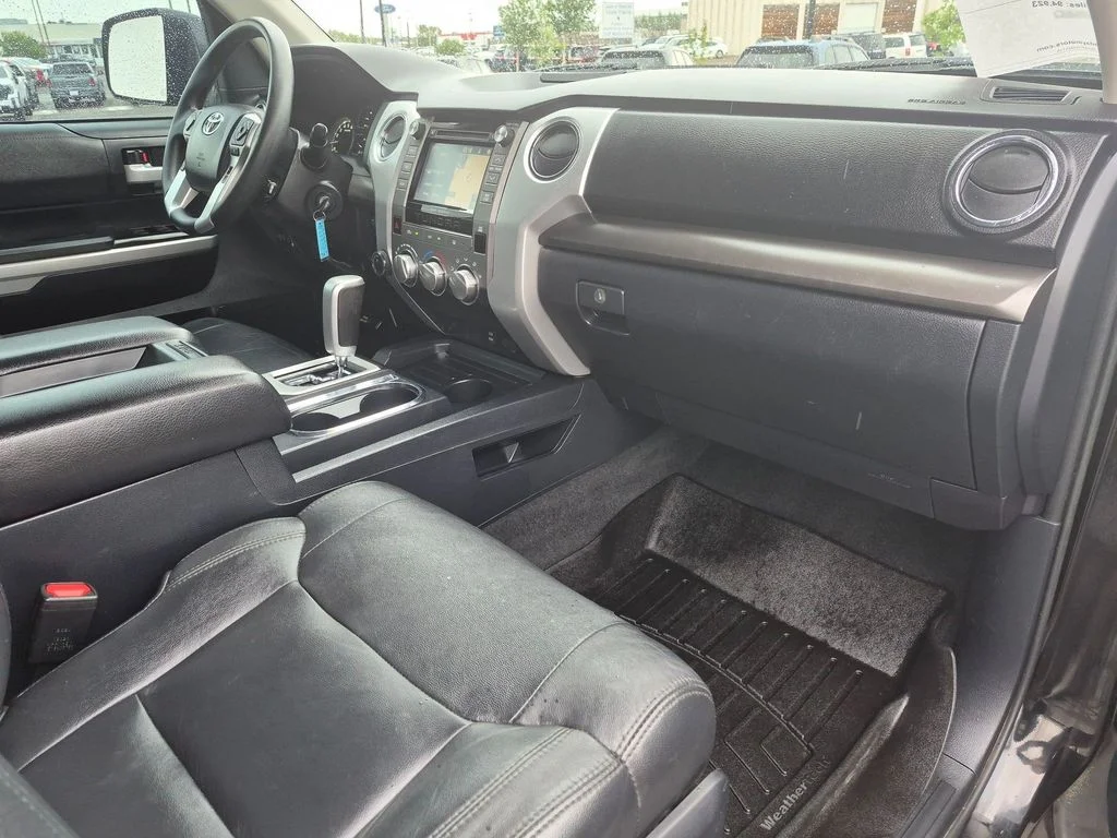 Used 2019 Midnight Black Metallic Toyota SR5 image 23