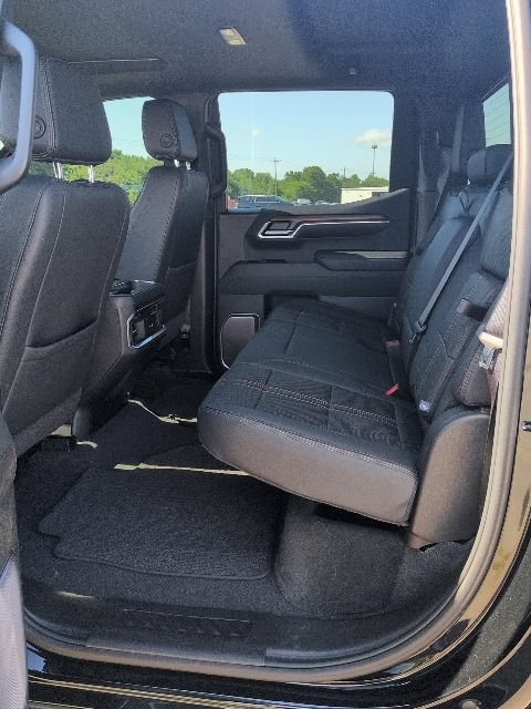 Used 2025 Black Chevrolet High Country image 5