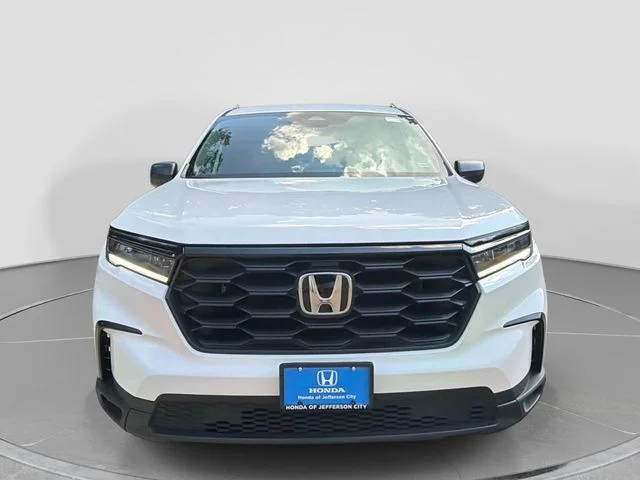 Certified Used 2025 Platinum White Pearl Honda AWD Sport image 10