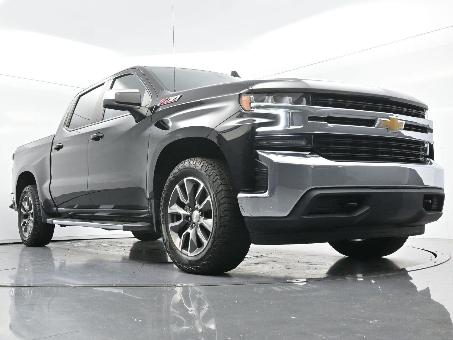 Used 2022 Black Chevrolet LT image 43