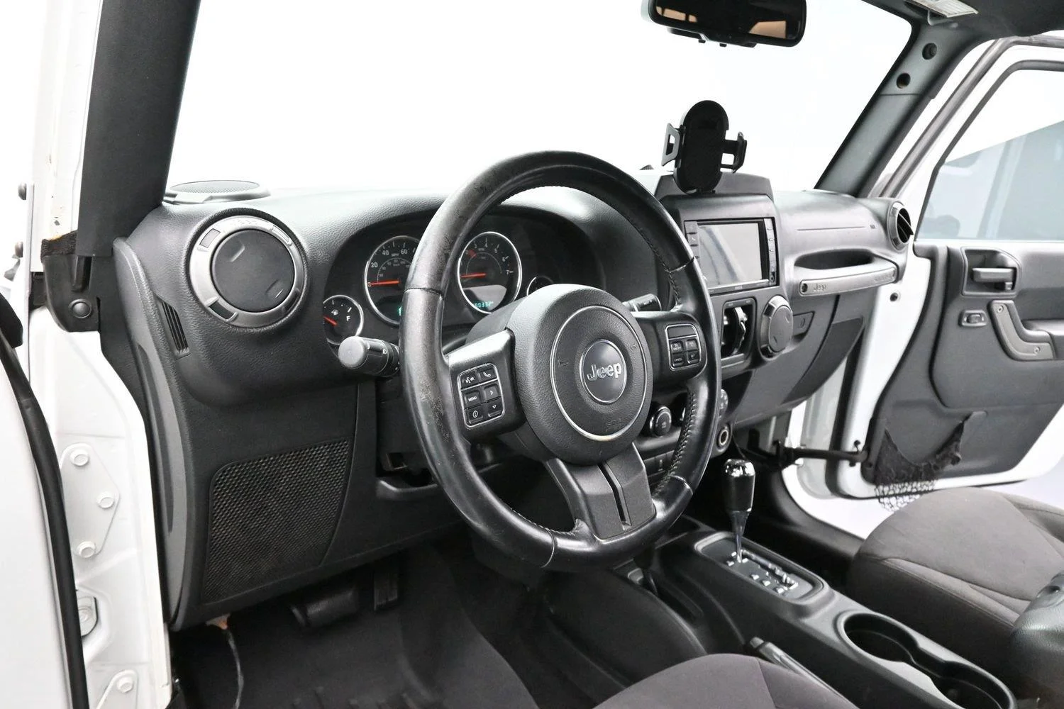 Used 2015 Bright White Clearcoat Jeep Sport image 15