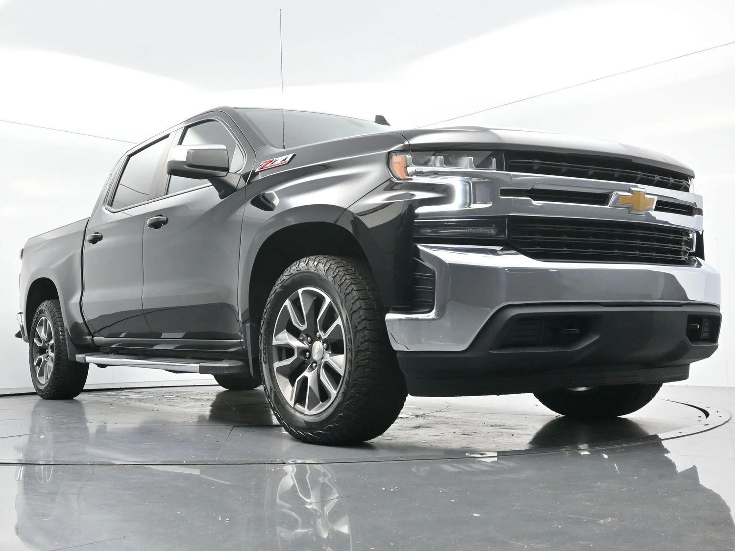Used 2022 Black Chevrolet LT image 43