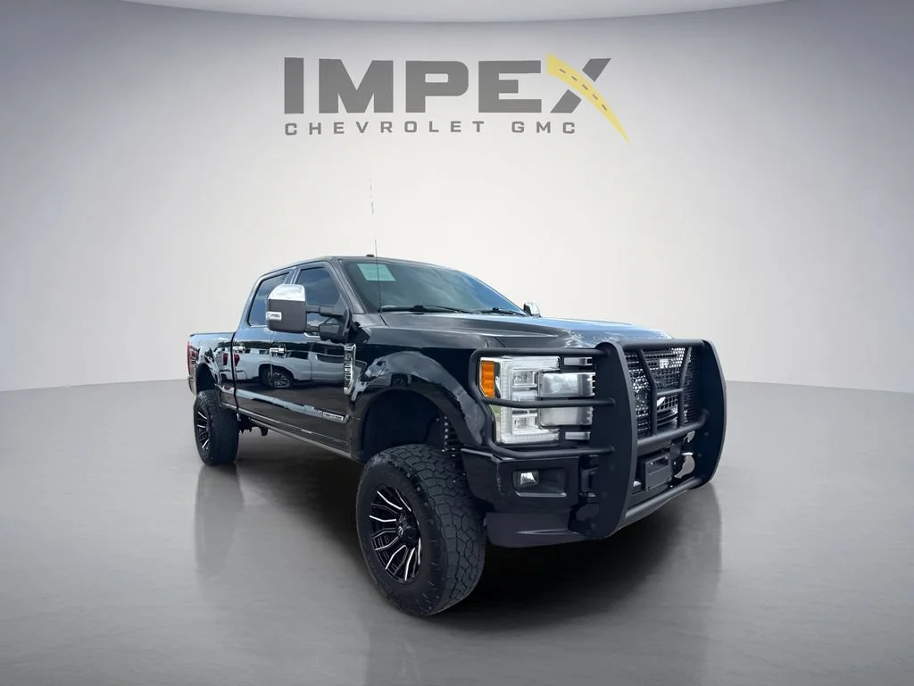 Used 2018  Ford XL image 7