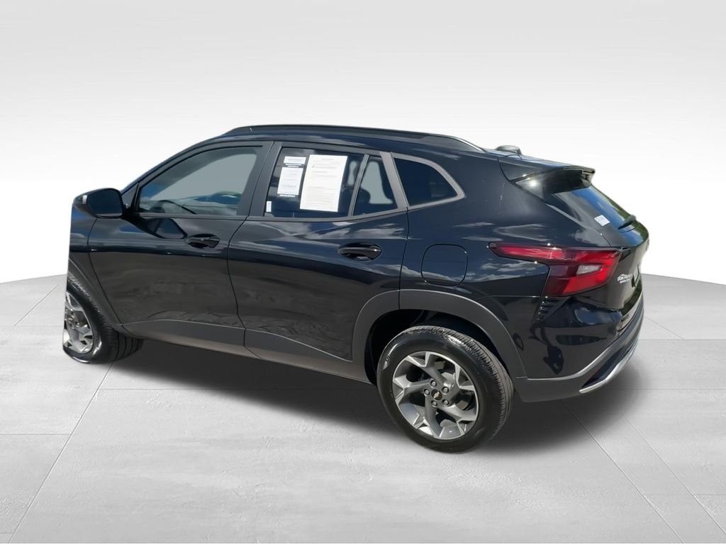 Used 2025 Black Chevrolet LT image 6