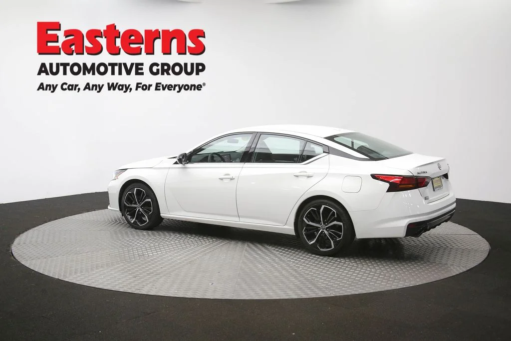 Used 2024 White Nissan 2.5 SR image 62