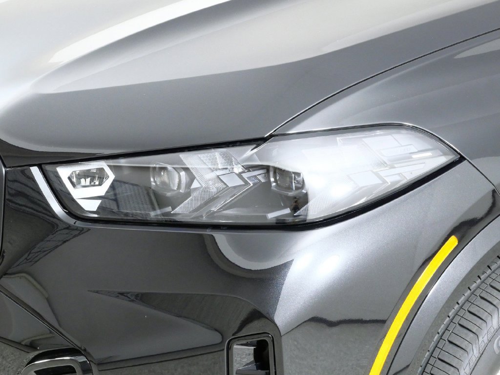 New 2026 Black Sapphire Metallic BMW xDrive50e image 3