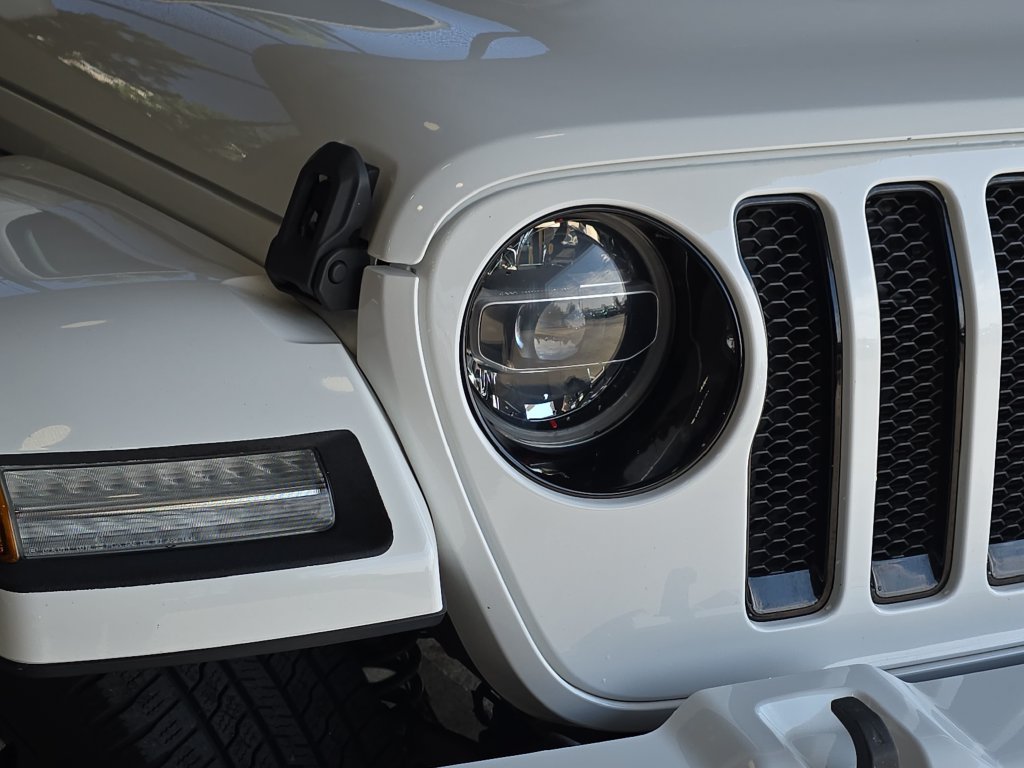Used 2021 White Jeep Unlimited Sahara High Altitude image 32